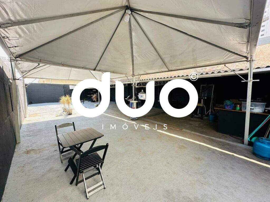 Salão à venda no Centro: 