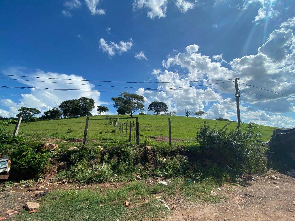 Área à venda no Monte Líbano: 