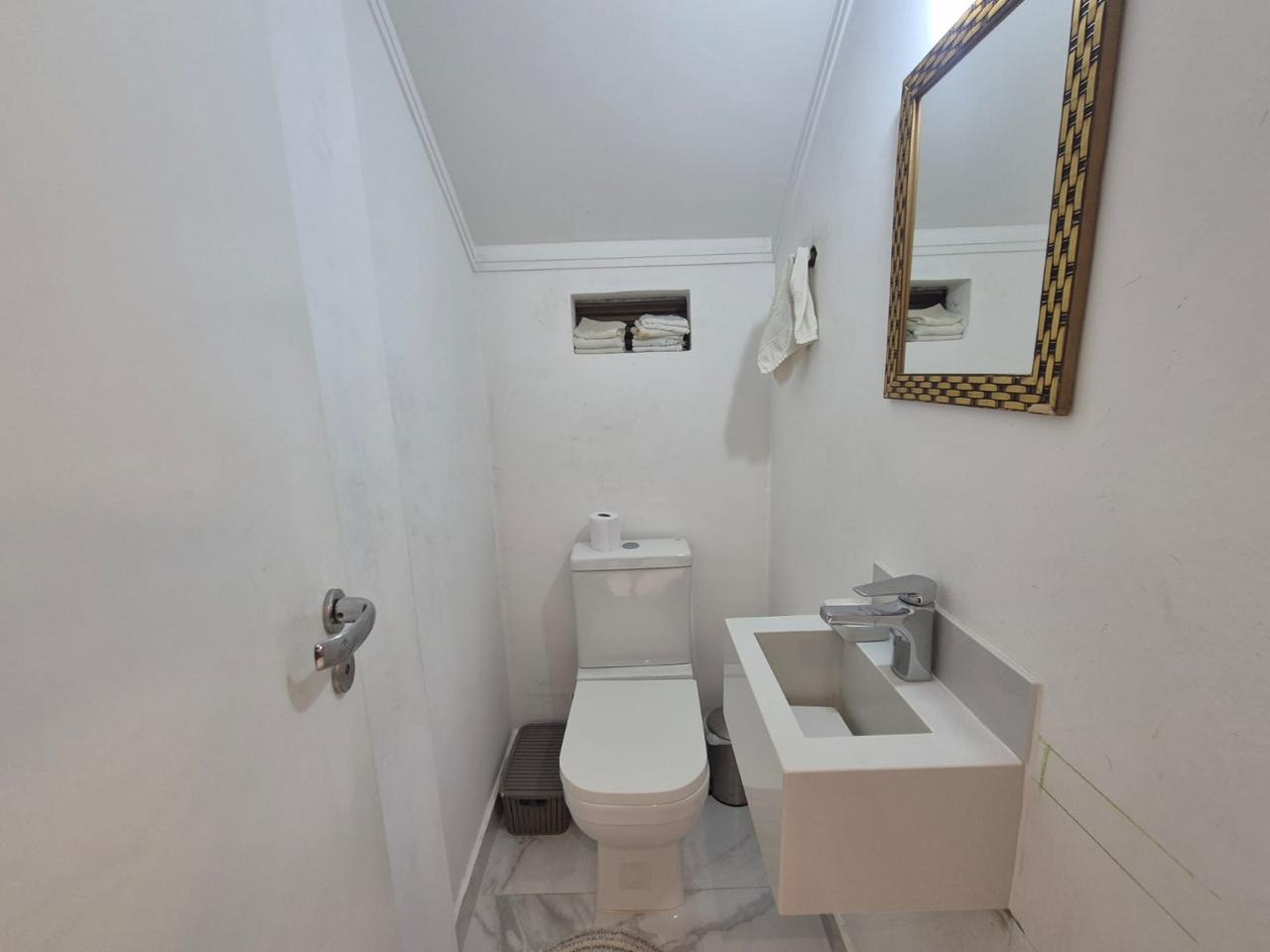 Cobertura à venda no Aparecida: 