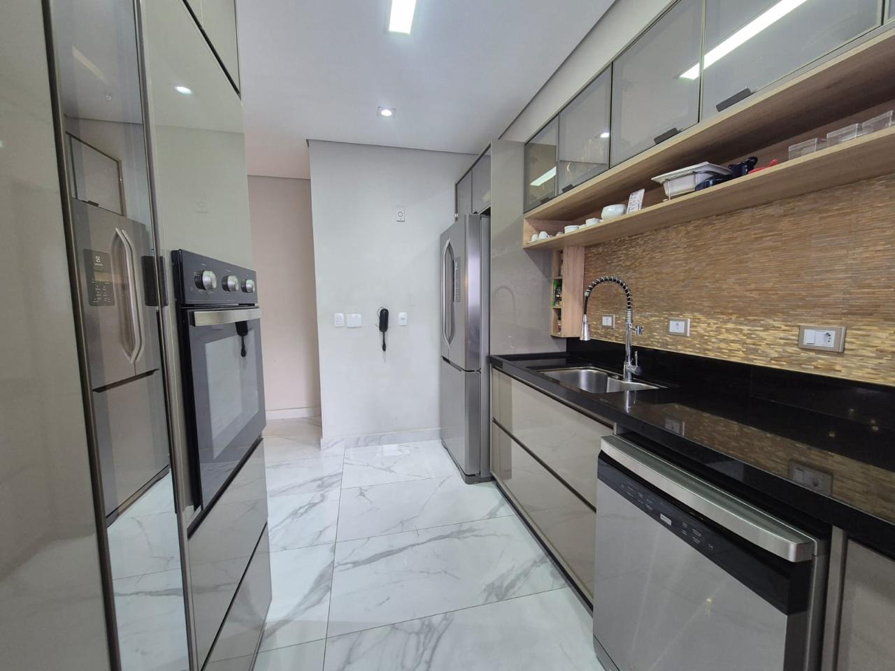 Cobertura à venda no Aparecida: 