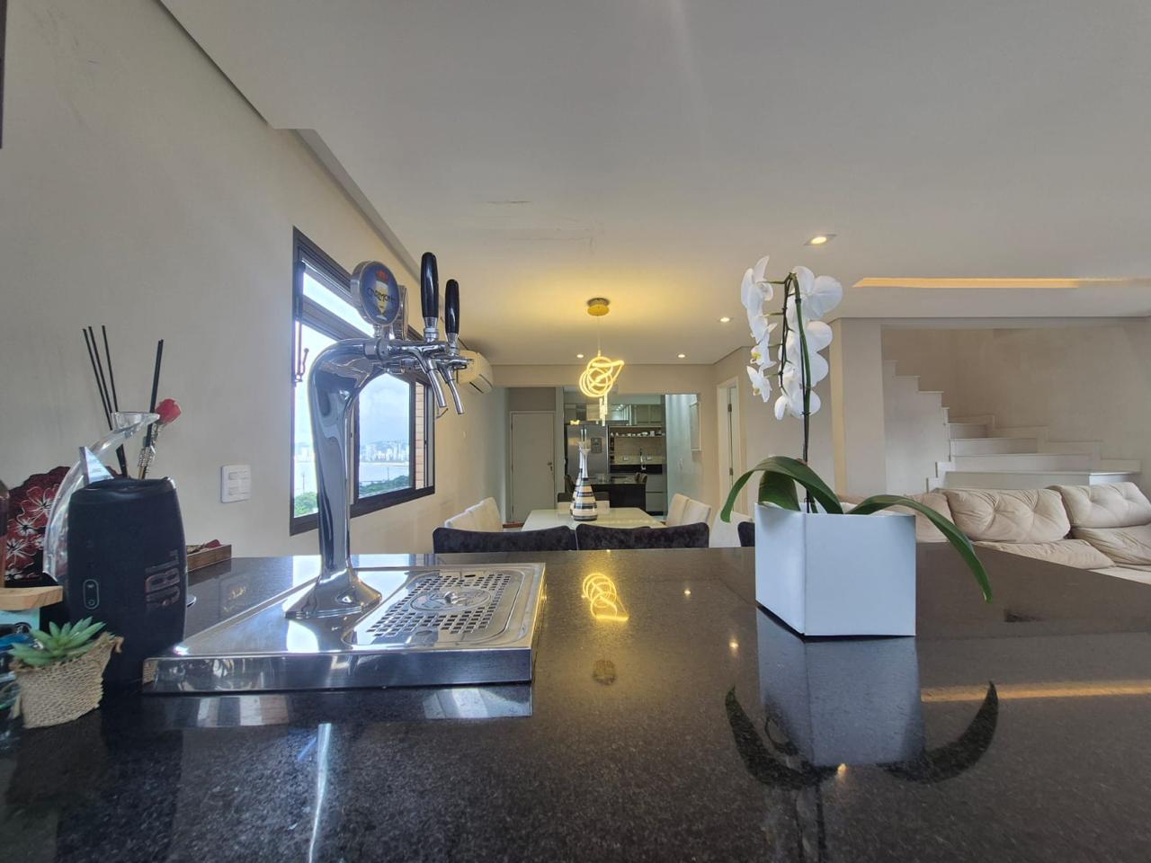 Cobertura à venda no Aparecida: 