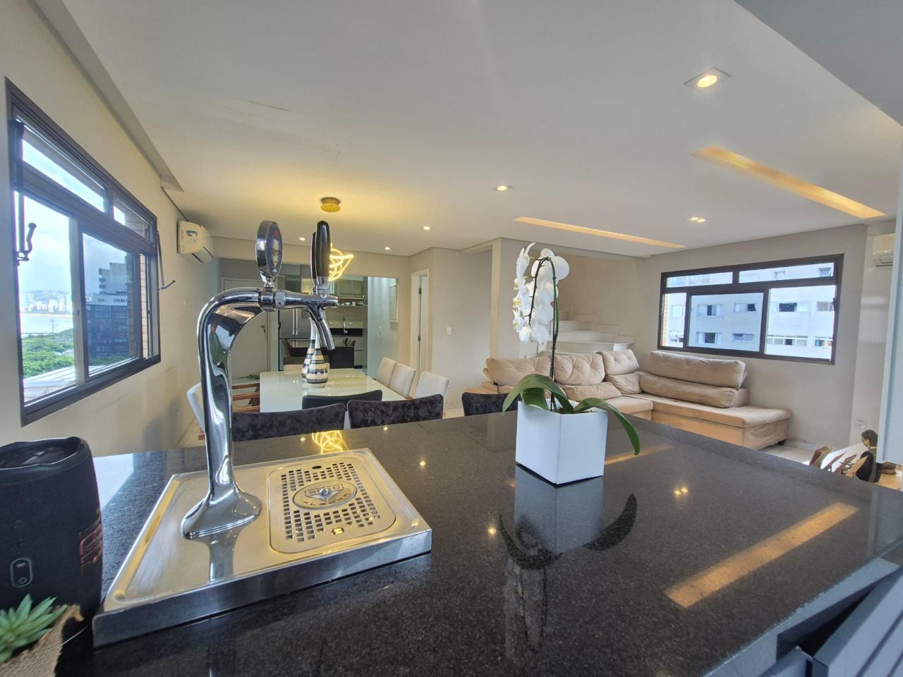 Cobertura à venda no Aparecida: 