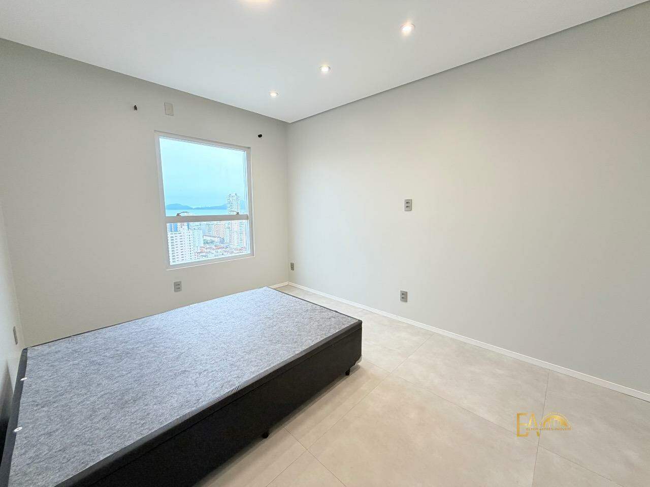Apartamento à venda no Embaré: 