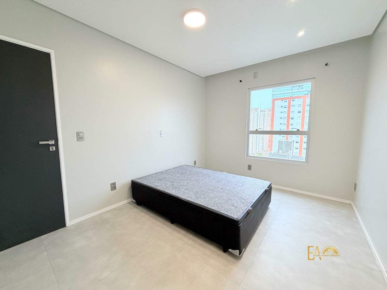 Apartamento à venda no Embaré: 