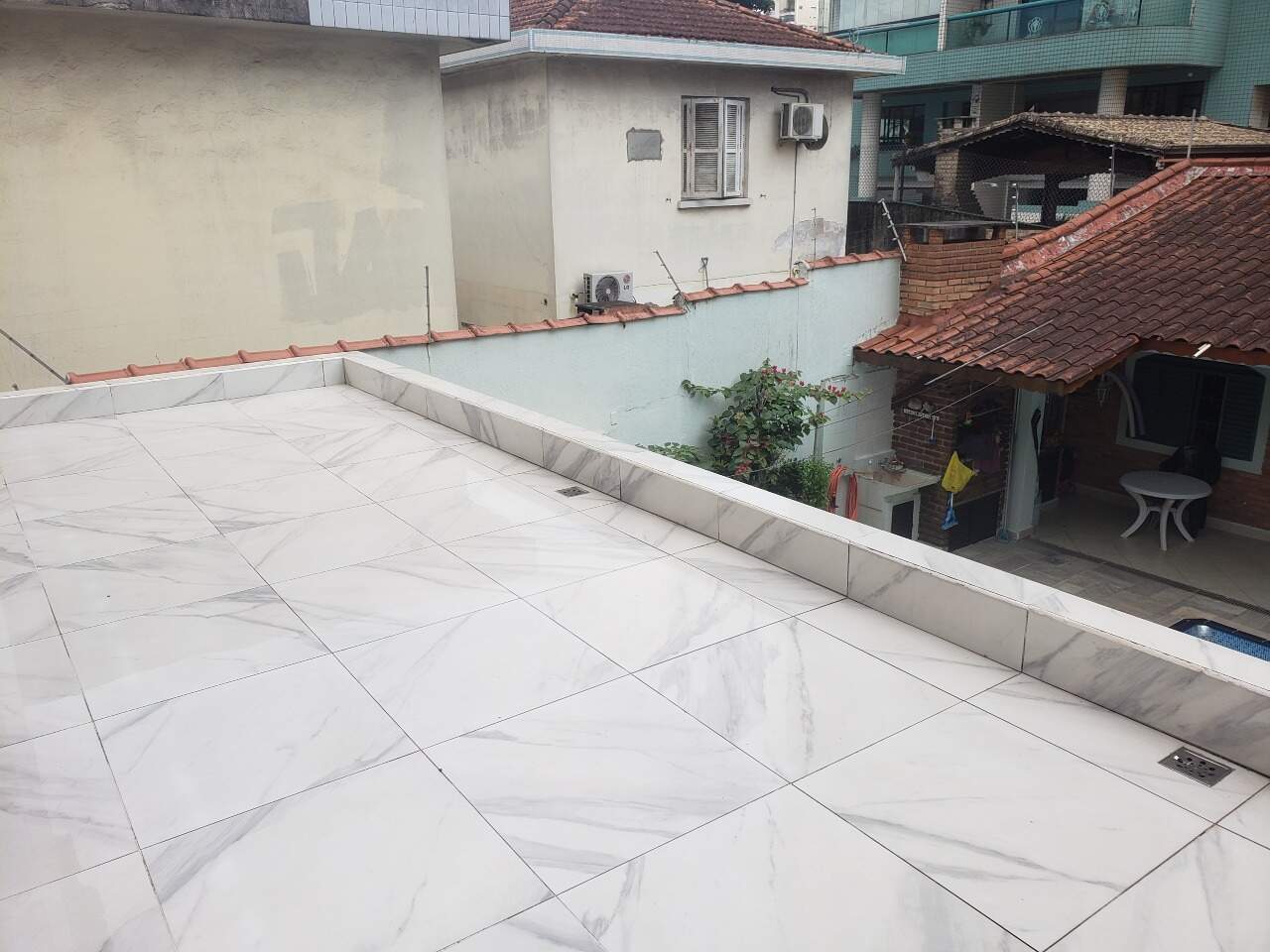 Casa à venda no Embaré: 