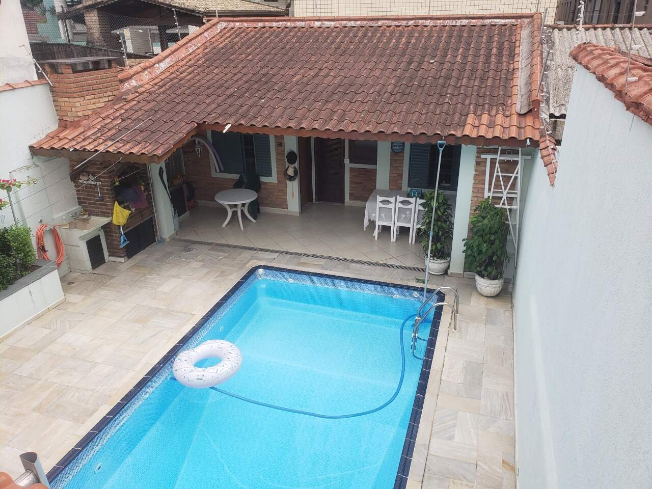 Casa à venda no Embaré: 