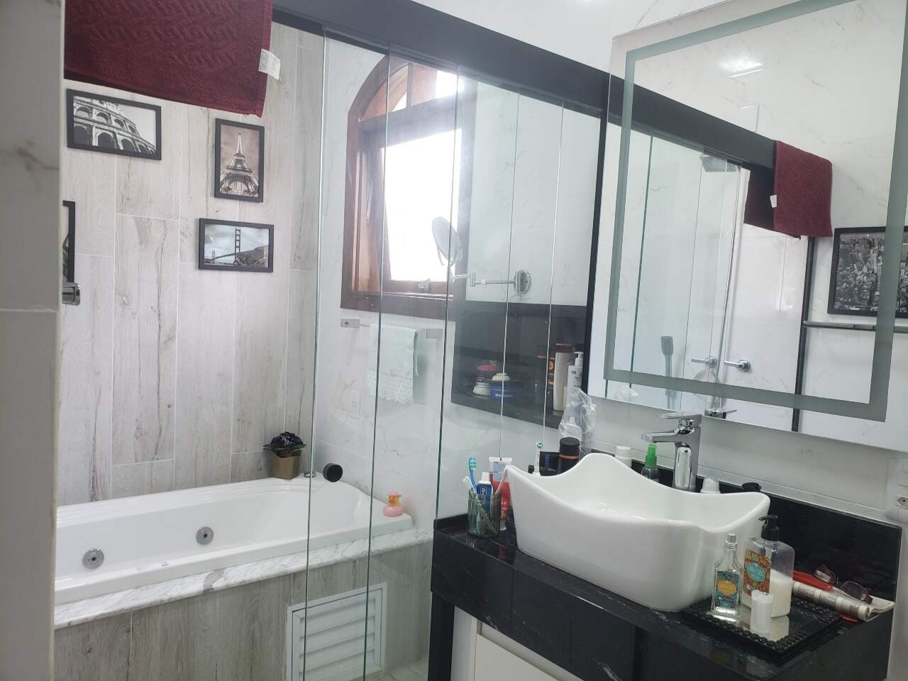 Casa à venda no Embaré: 