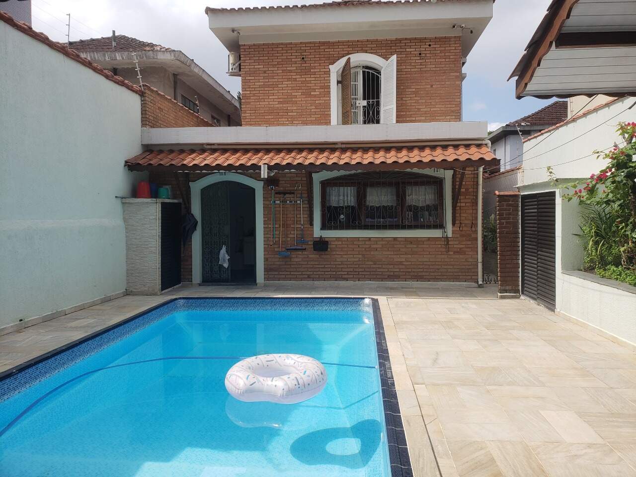 Casa à venda no Embaré: 