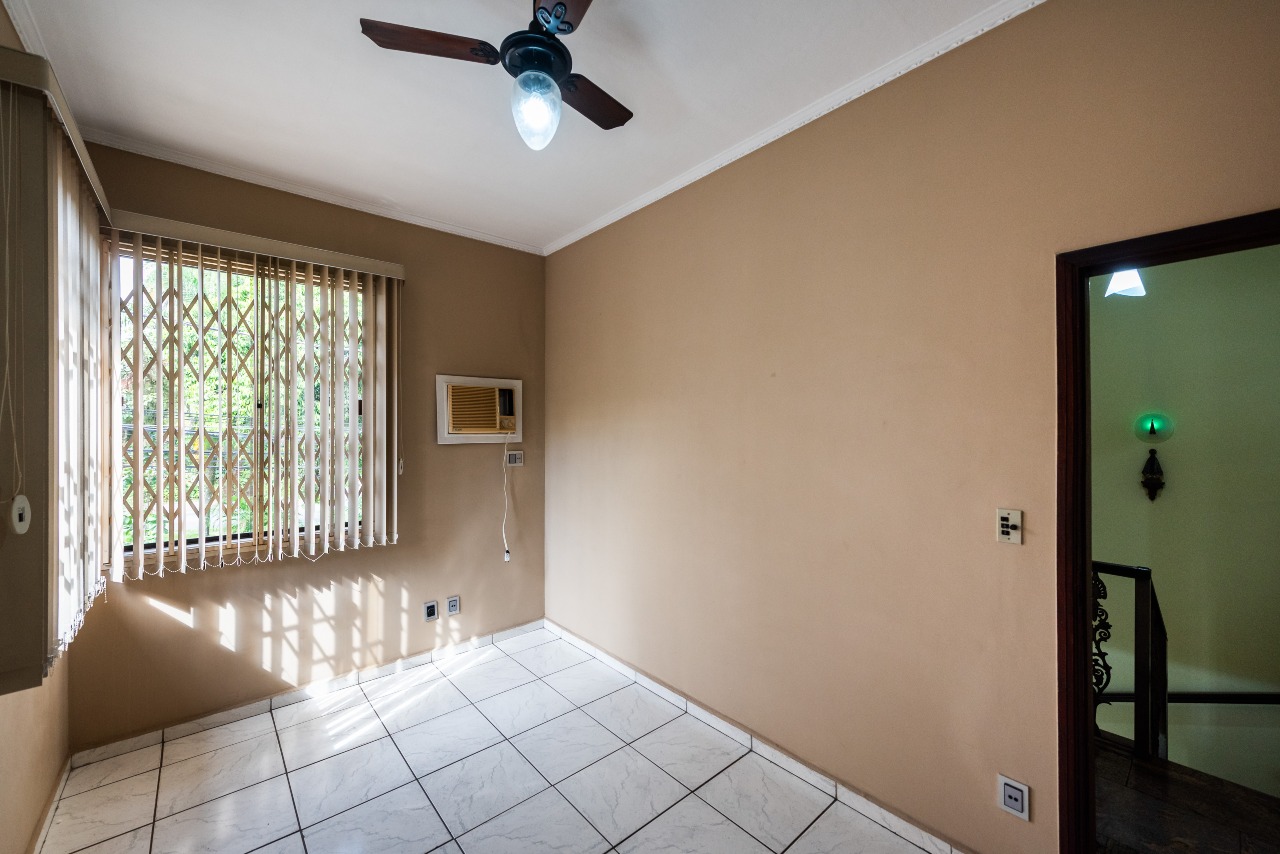 Casa para aluguel no Embaré: