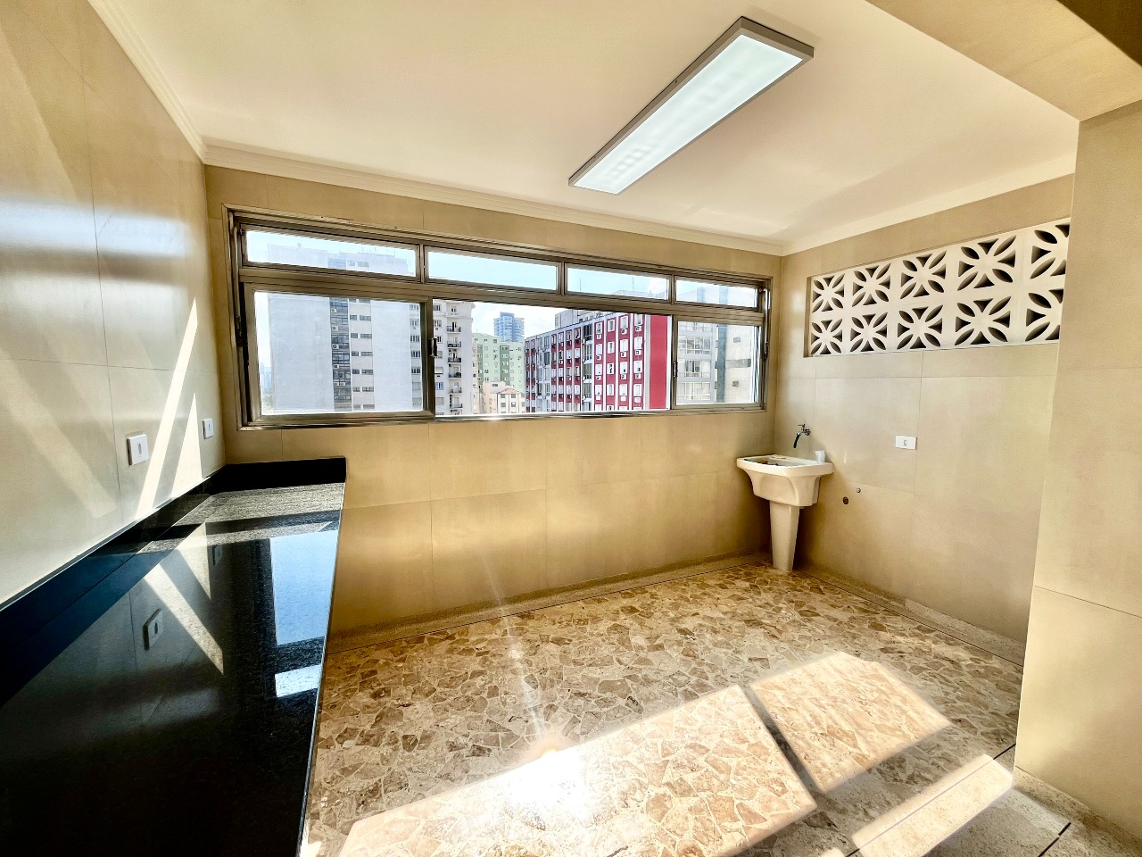 Apartamento à venda no Ponta da Praia: 