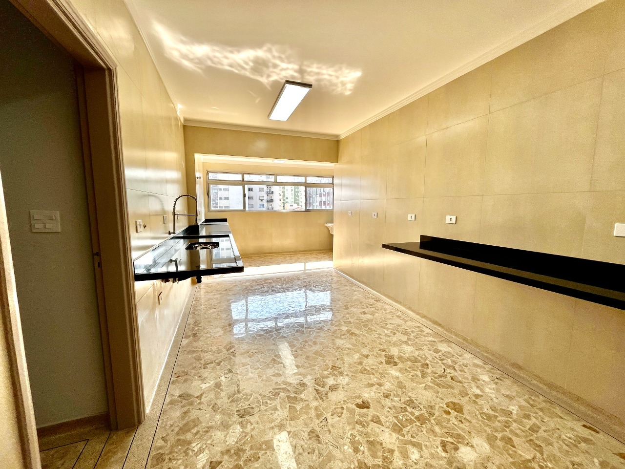 Apartamento à venda no Ponta da Praia: 