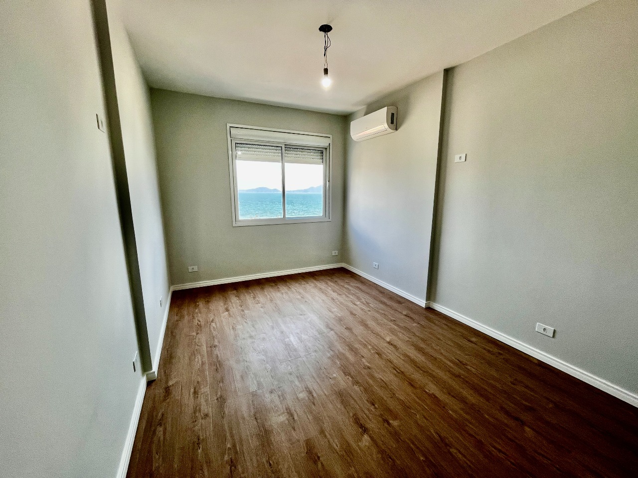 Apartamento à venda no Ponta da Praia: 