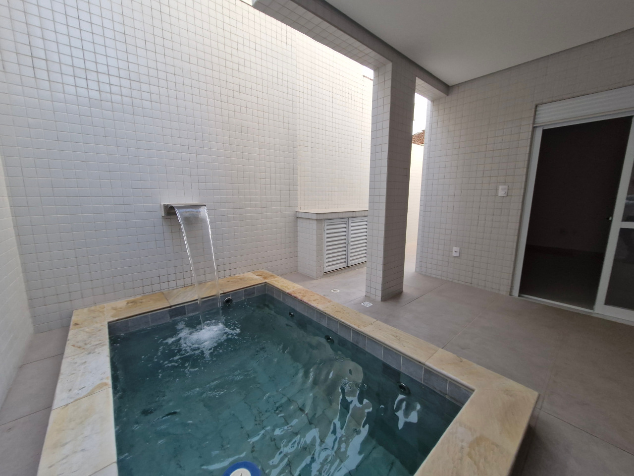 Casa à venda no Embaré: 