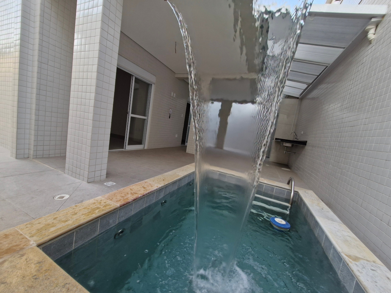 Casa à venda no Embaré: 