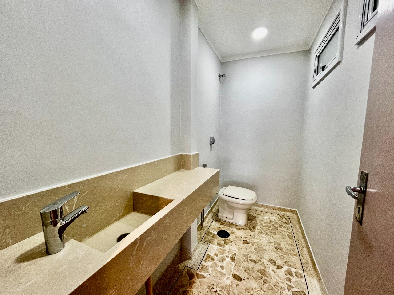 Apartamento para aluguel no Ponta da Praia: