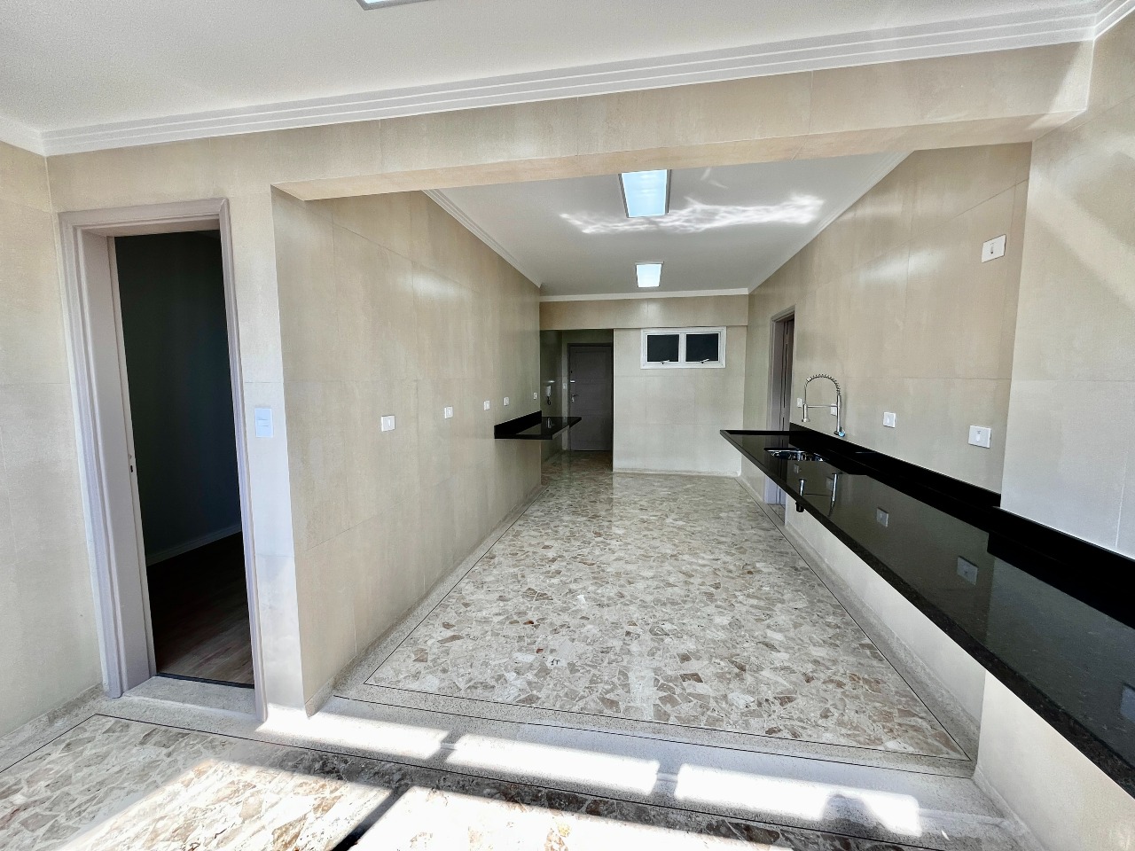 Apartamento para aluguel no Ponta da Praia: