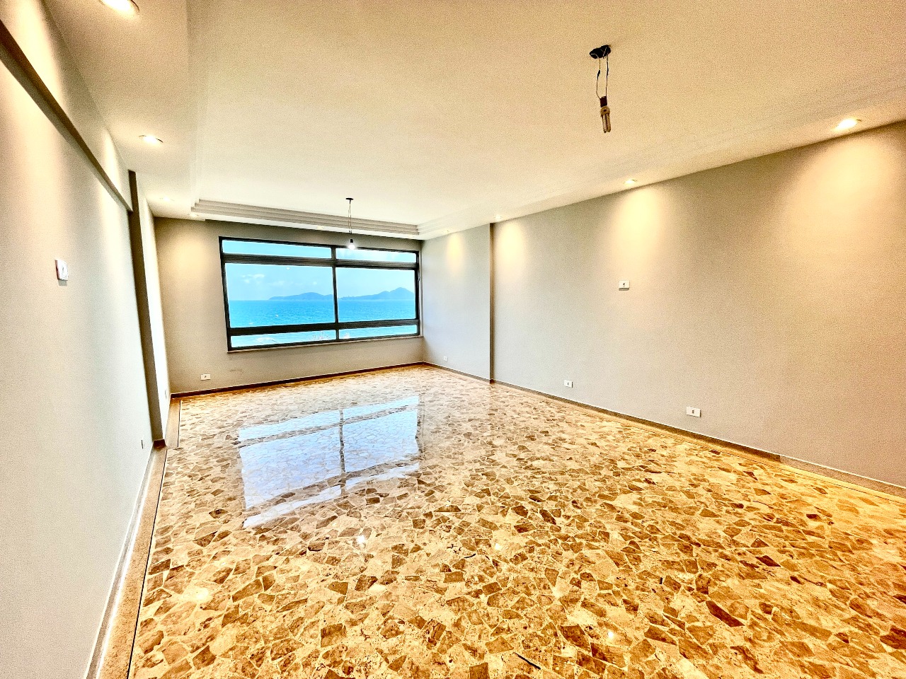 Apartamento para aluguel no Ponta da Praia: 