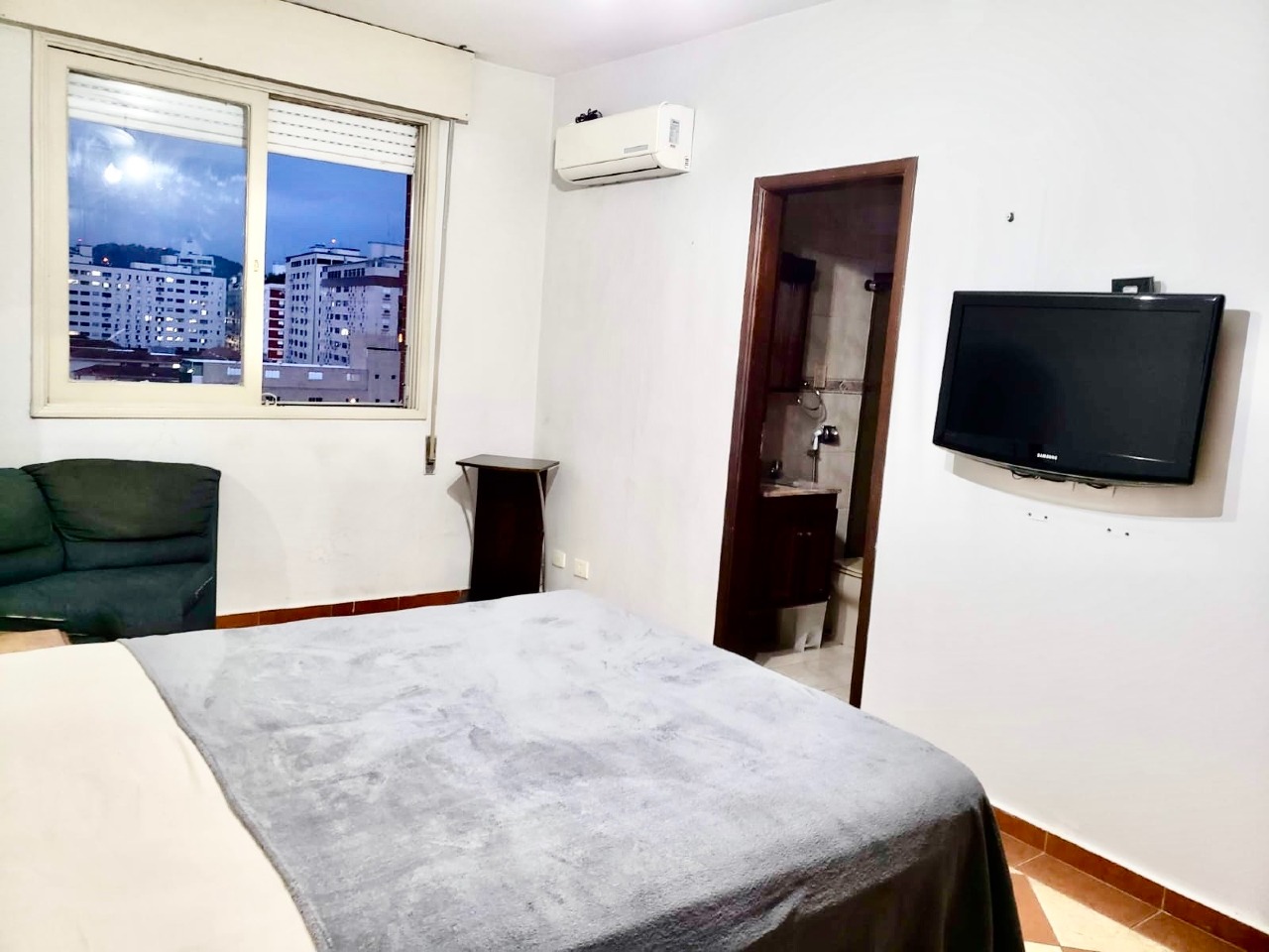 Apartamento à venda no Ponta da Praia: 