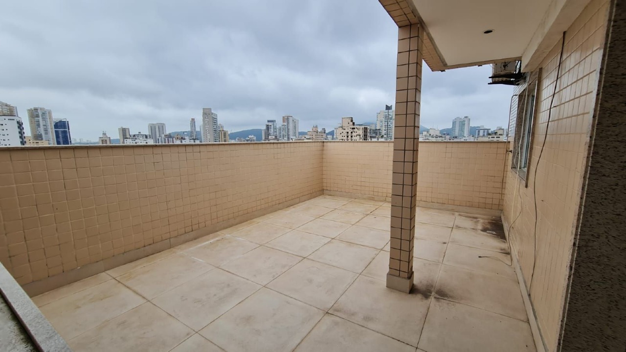 Cobertura à venda no Ponta da Praia: