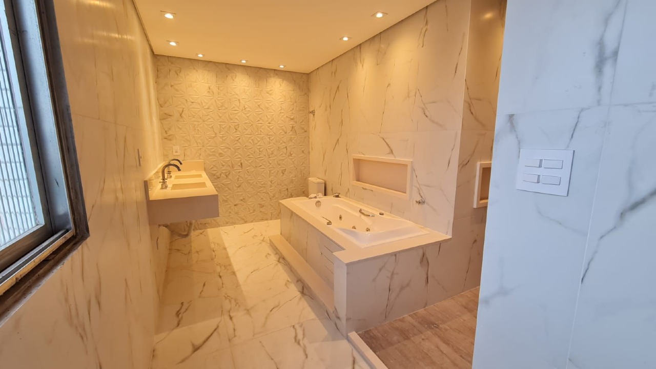 Cobertura à venda no Ponta da Praia: