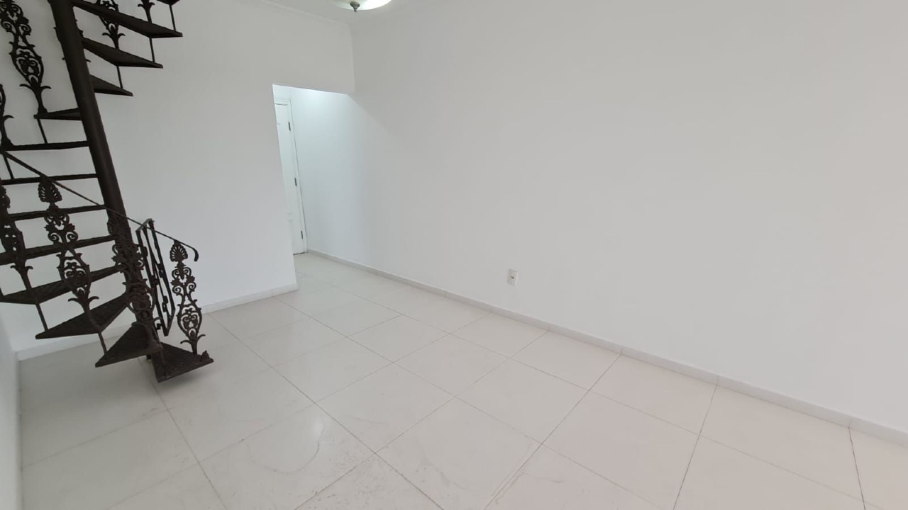 Cobertura à venda no Ponta da Praia: 