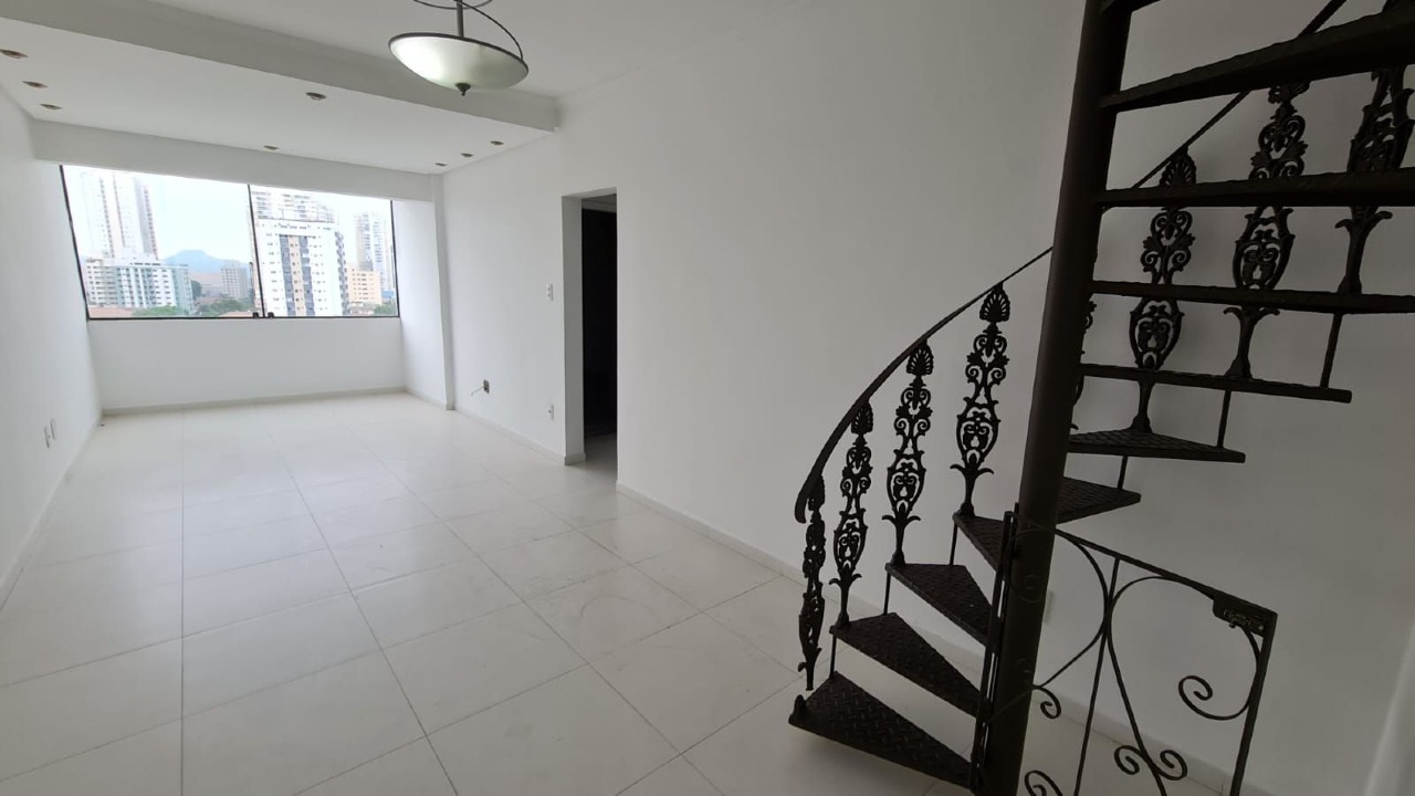 Cobertura à venda no Ponta da Praia: 