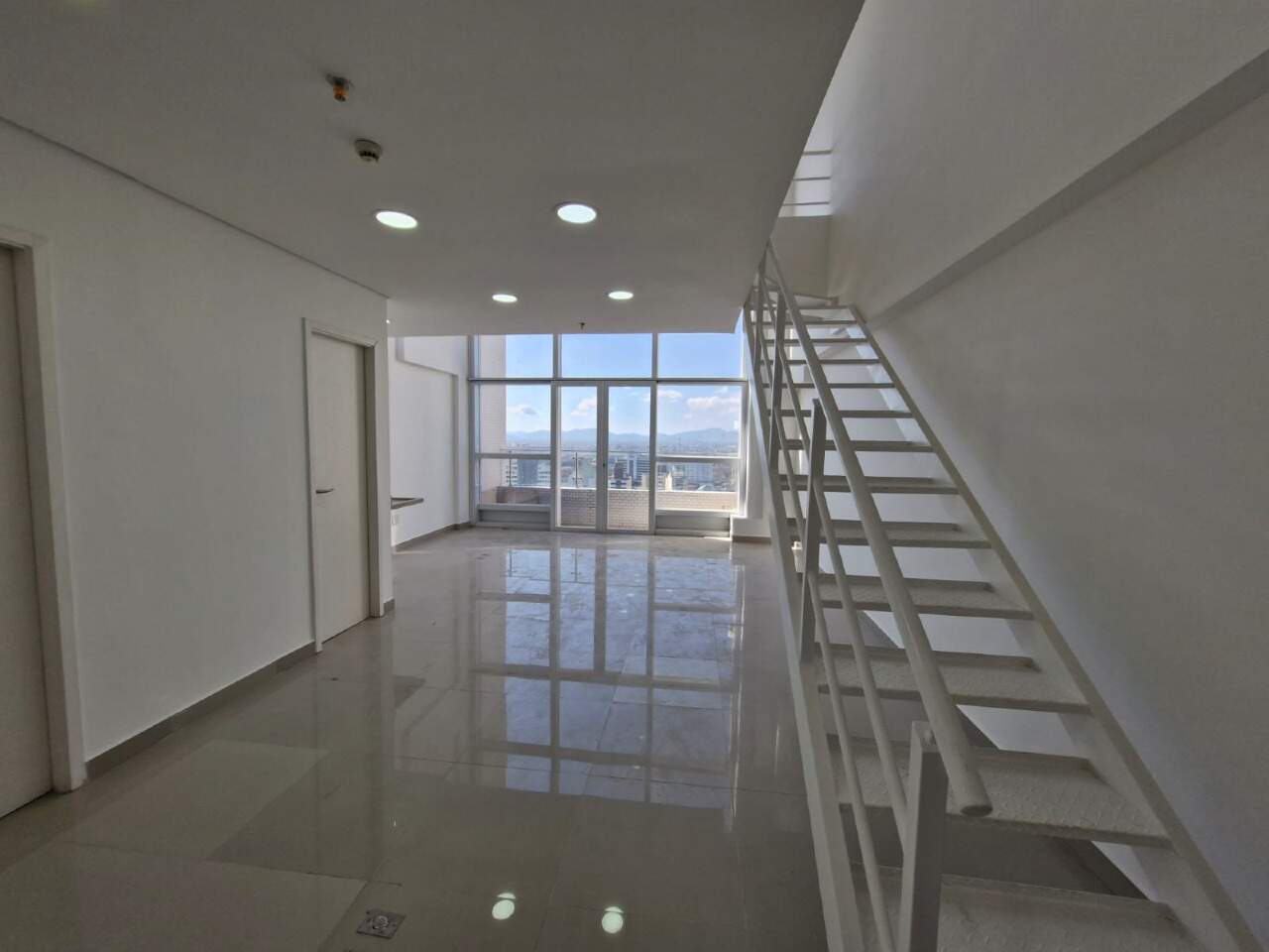 Sala para aluguel no Vila Mathias: 