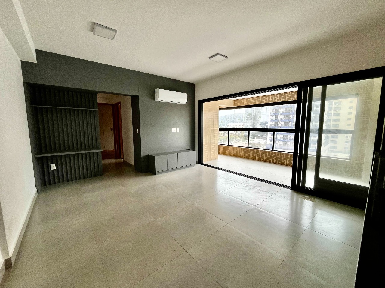 Apartamento à venda no Ponta da Praia: 