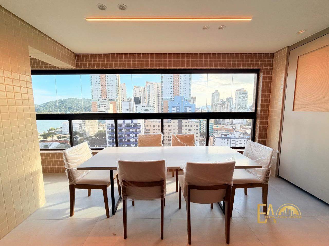 Apartamento à venda no Ponta da Praia: 