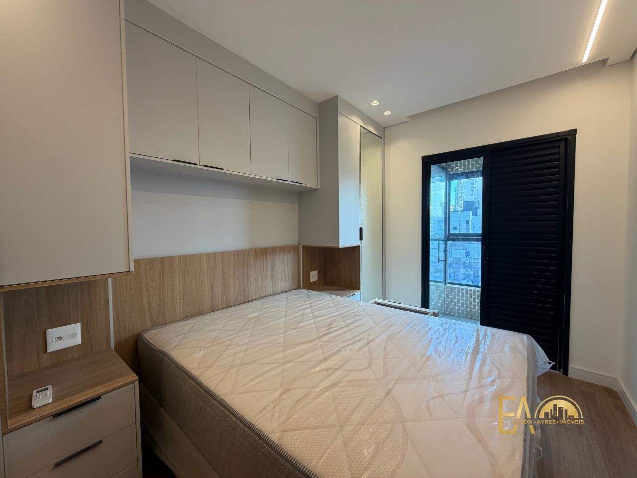 Apartamento à venda no Ponta da Praia: 