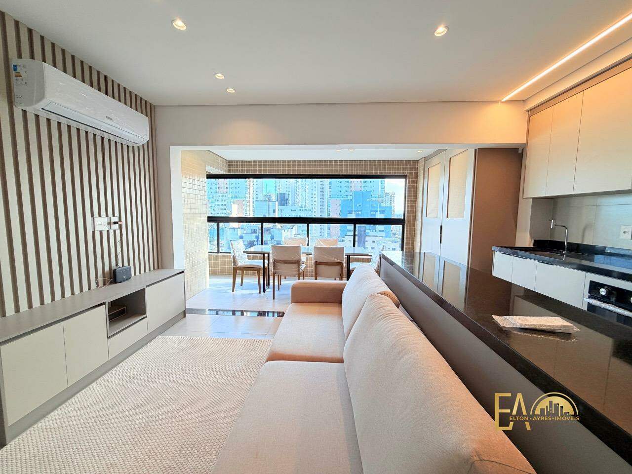Apartamento à venda no Ponta da Praia: 