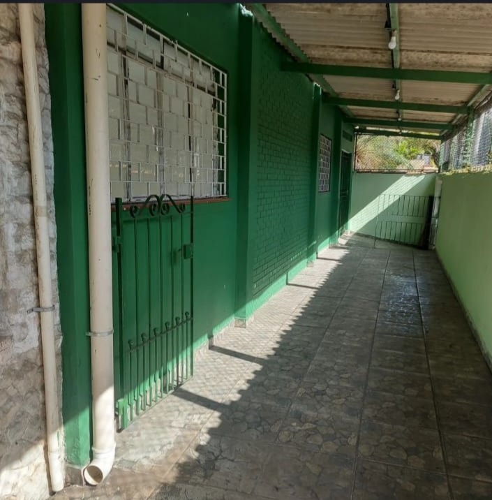 Casa para aluguel no Embaré: