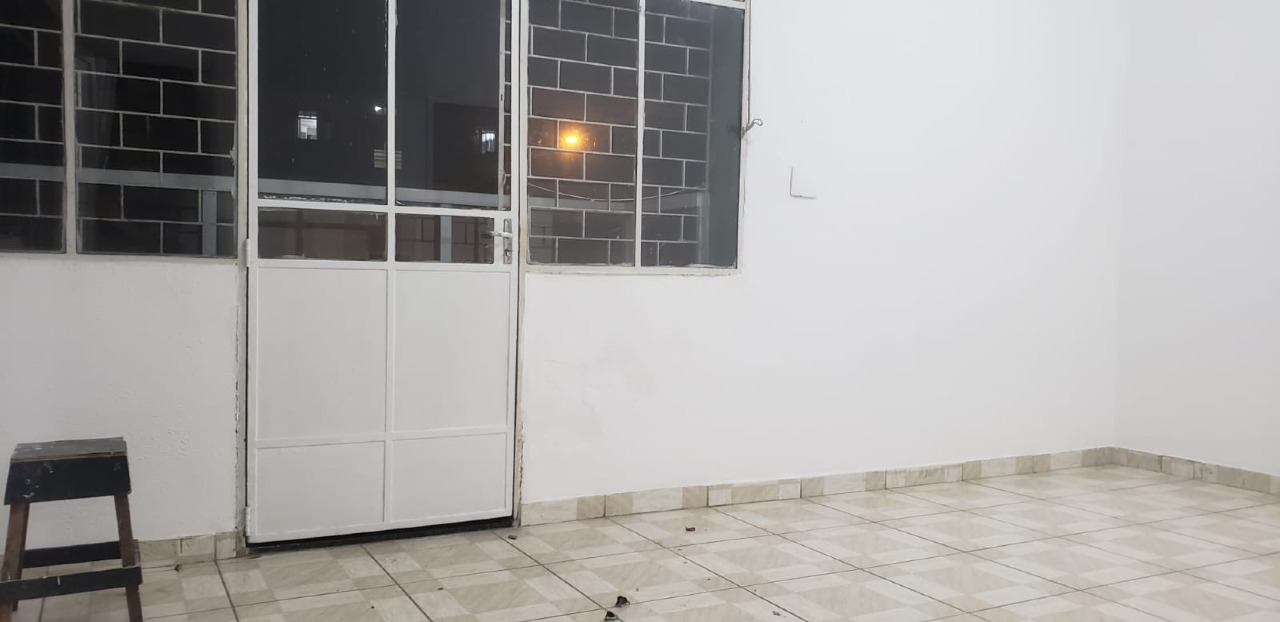Casa para aluguel no Embaré: