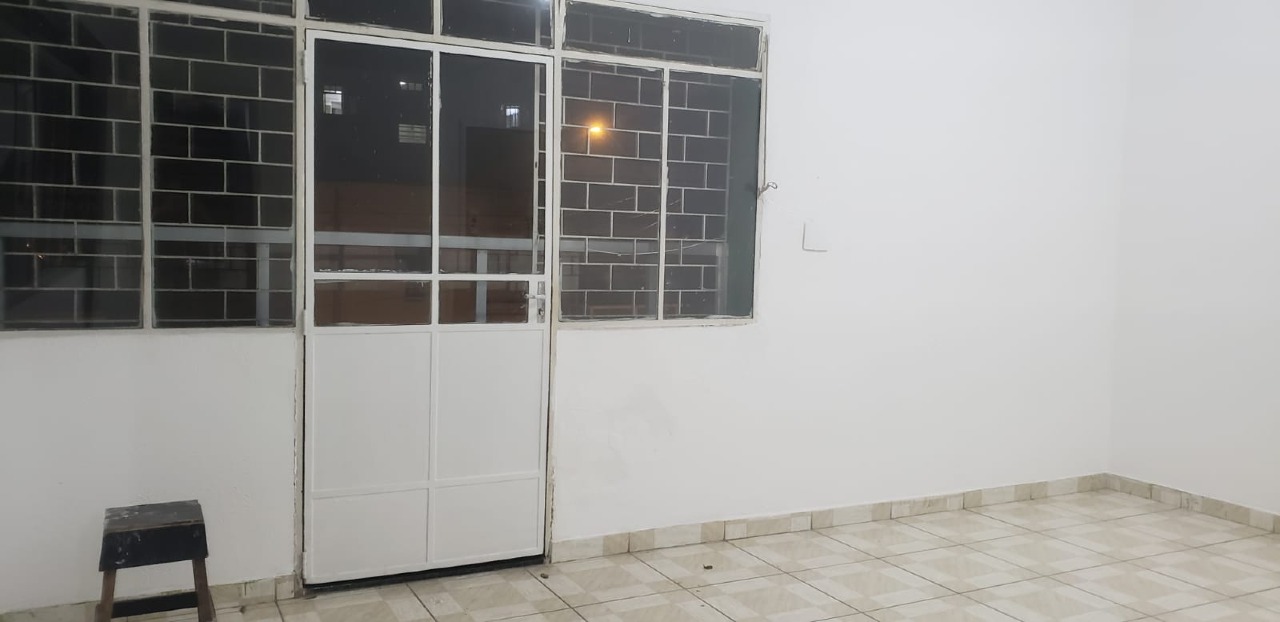 Casa para aluguel no Embaré: