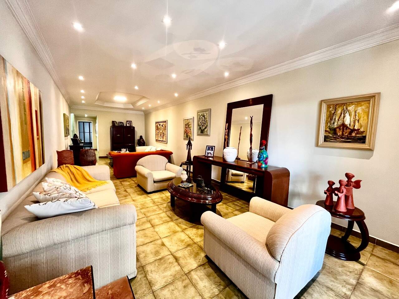 Apartamento à venda no Ponta da Praia: 
