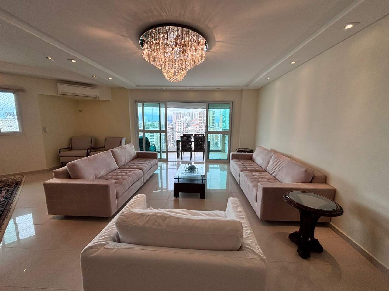 Apartamento à venda no Ponta da Praia: 