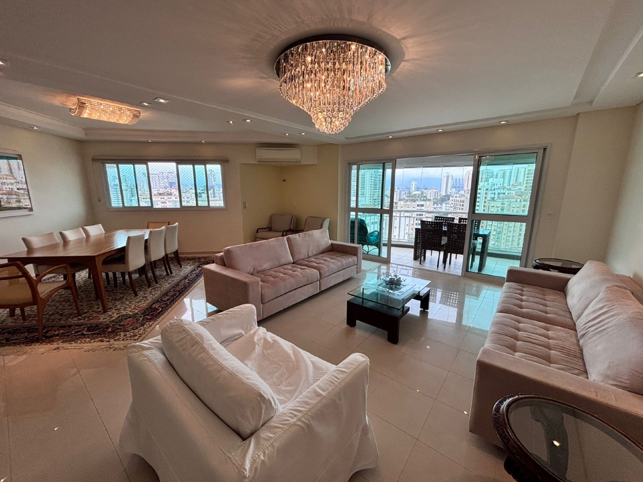 Apartamento à venda no Ponta da Praia: