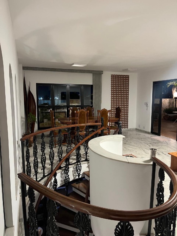 Cobertura à venda no Ponta da Praia: 