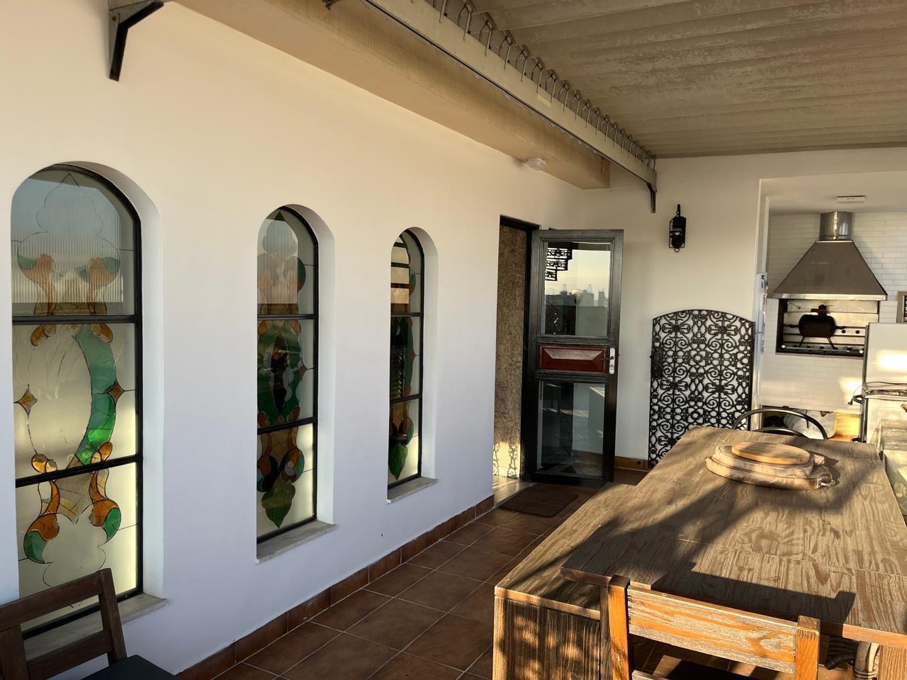 Cobertura à venda no Ponta da Praia: 