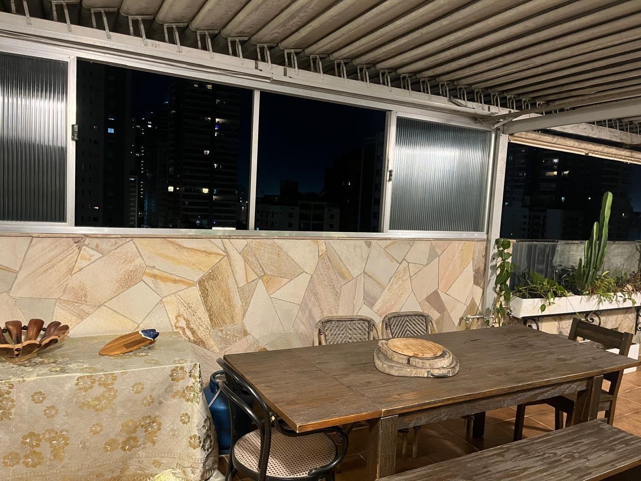 Cobertura à venda no Ponta da Praia: 