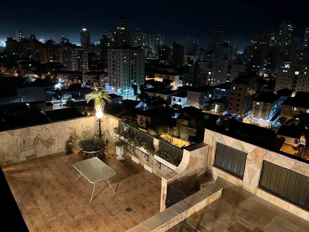 Cobertura à venda no Ponta da Praia: 