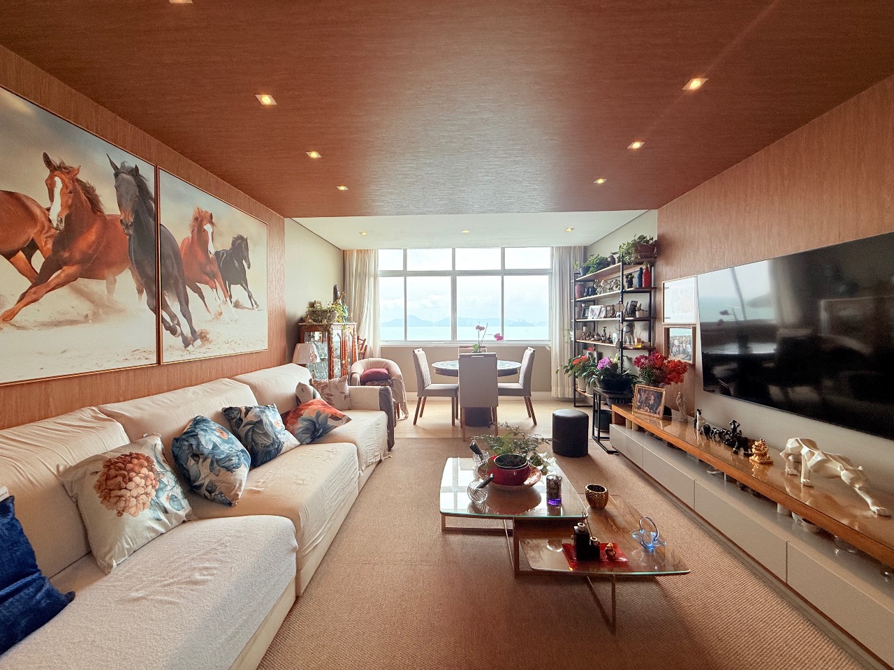 Apartamento à venda no Ponta da Praia: 