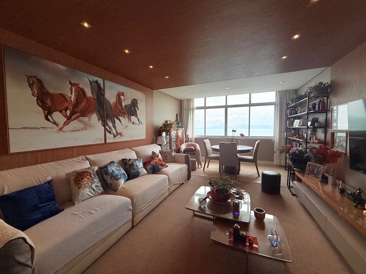 Apartamento à venda no Ponta da Praia: 