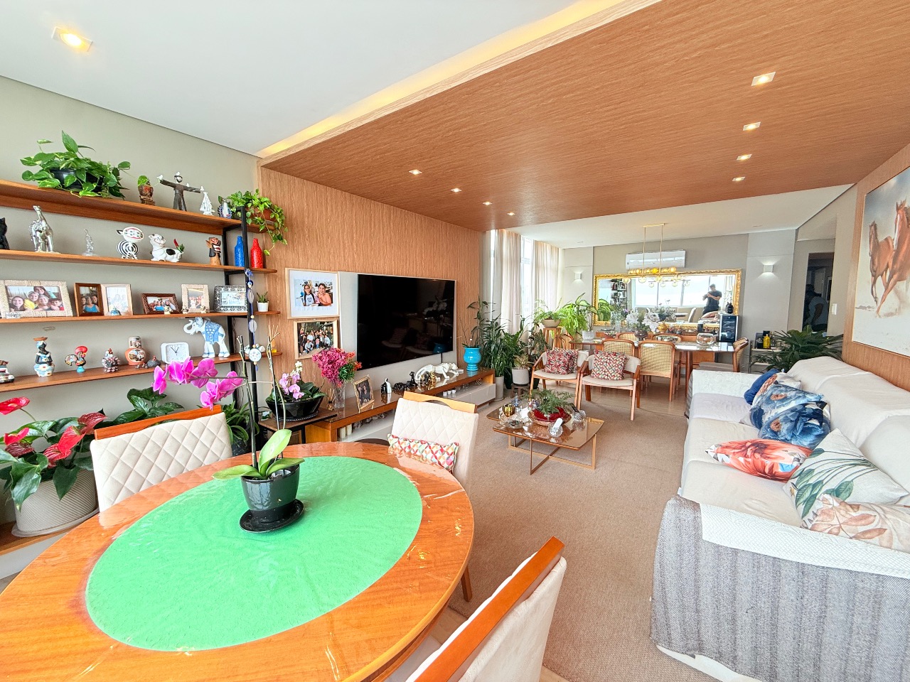 Apartamento à venda no Ponta da Praia: 