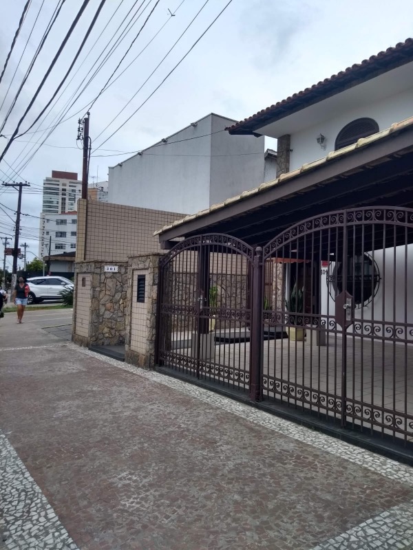 Casa à venda no Ponta da Praia: 