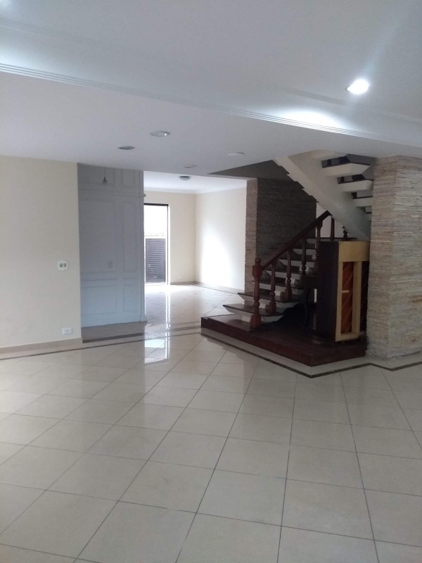 Casa à venda no Ponta da Praia: 