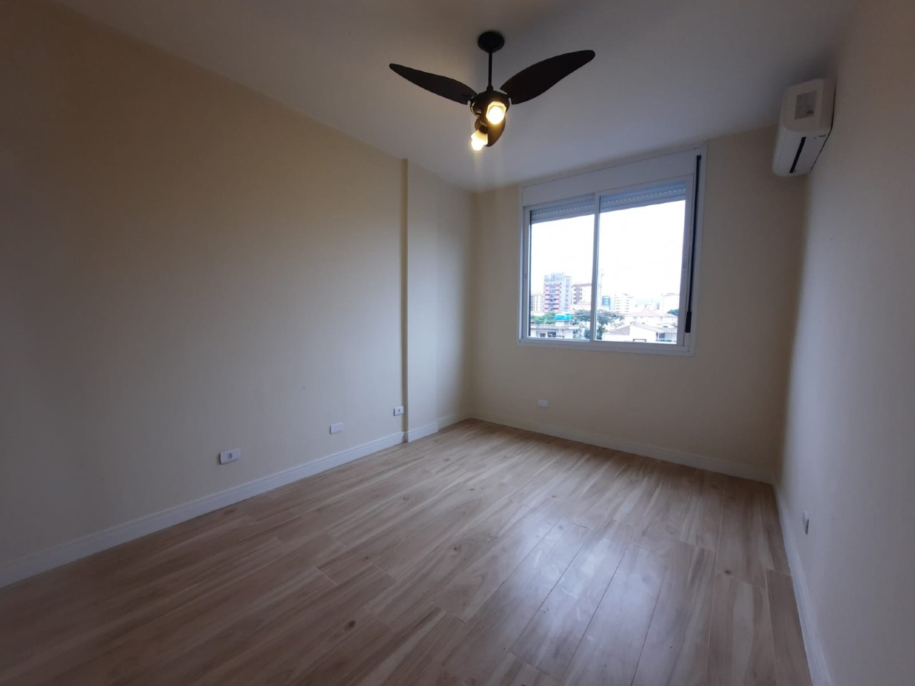 Apartamento à venda no Embaré: