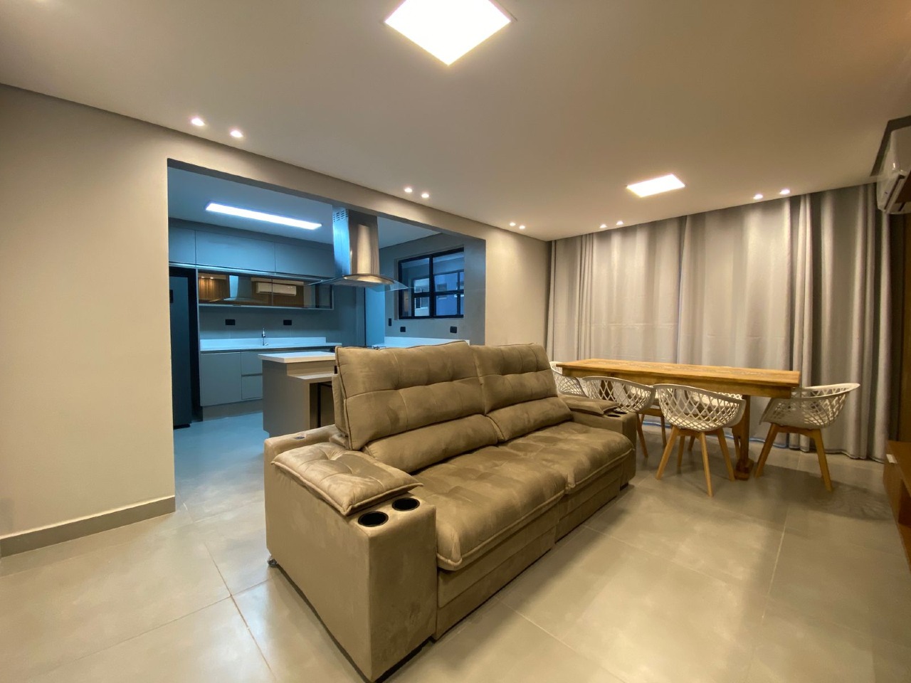 Apartamento à venda no Ponta da Praia: 