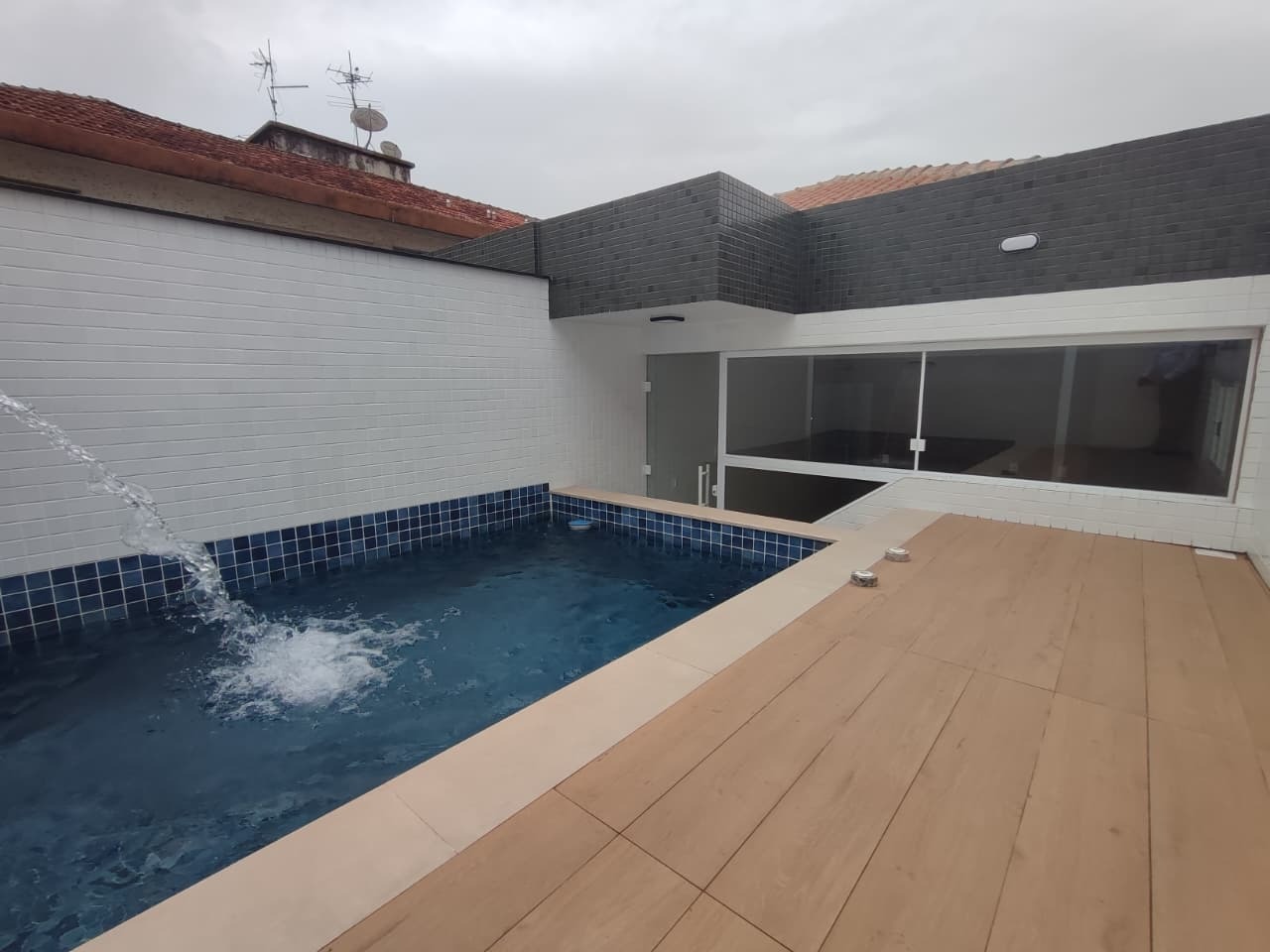 Casa à venda no Embaré: 