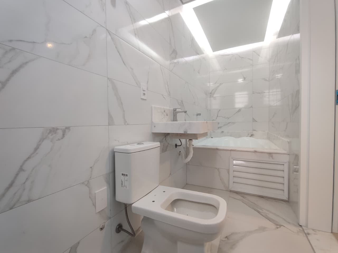 Casa à venda no Embaré: